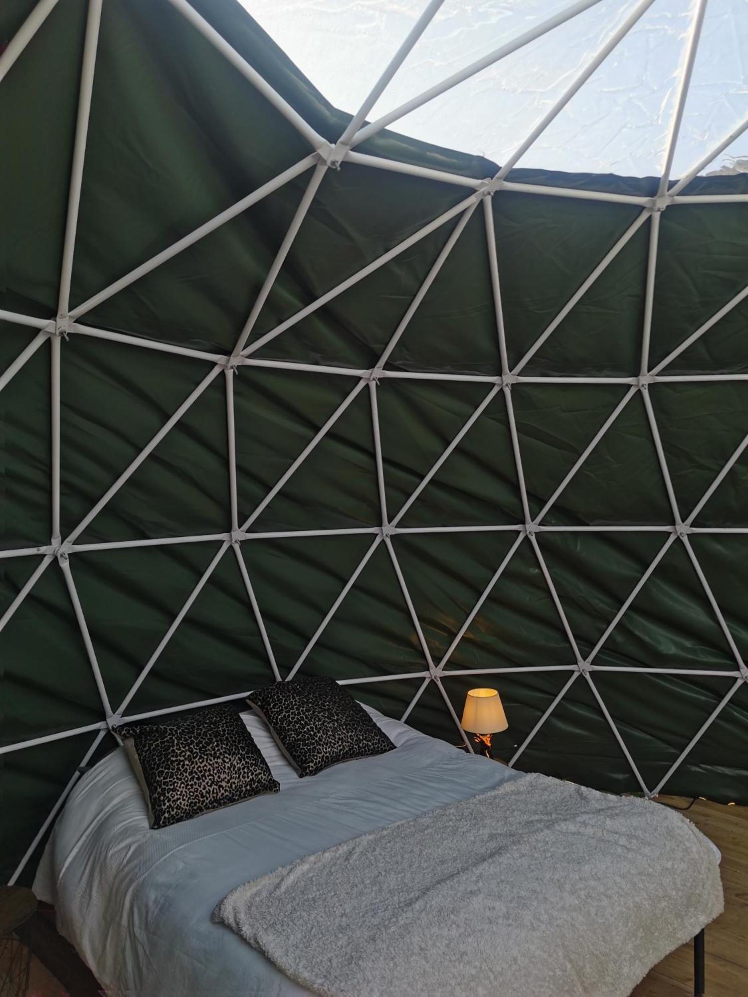 Lincoln Big Green Dome, Hot Tub, Projector, Firepit Washingborough Εξωτερικό φωτογραφία